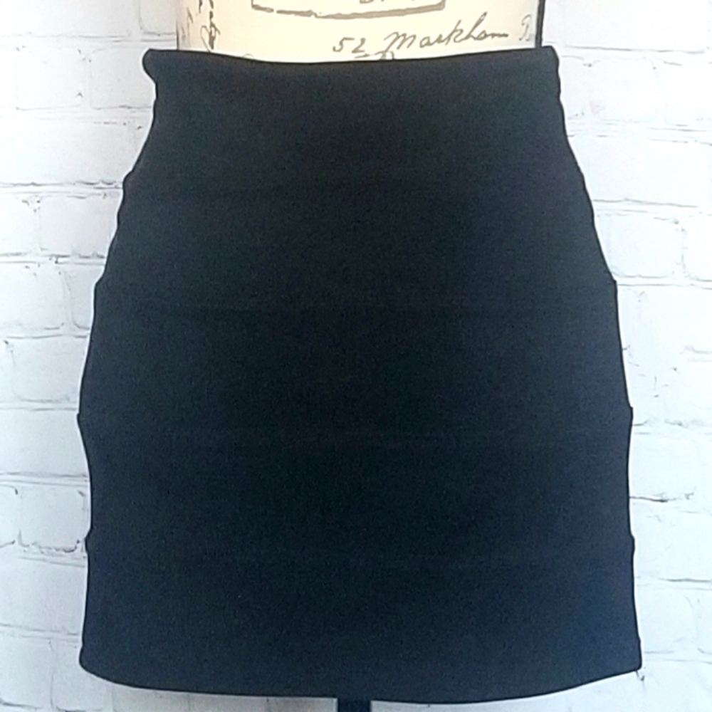 NWOT, Millau Black Bandage Mini Skirt, Size Small